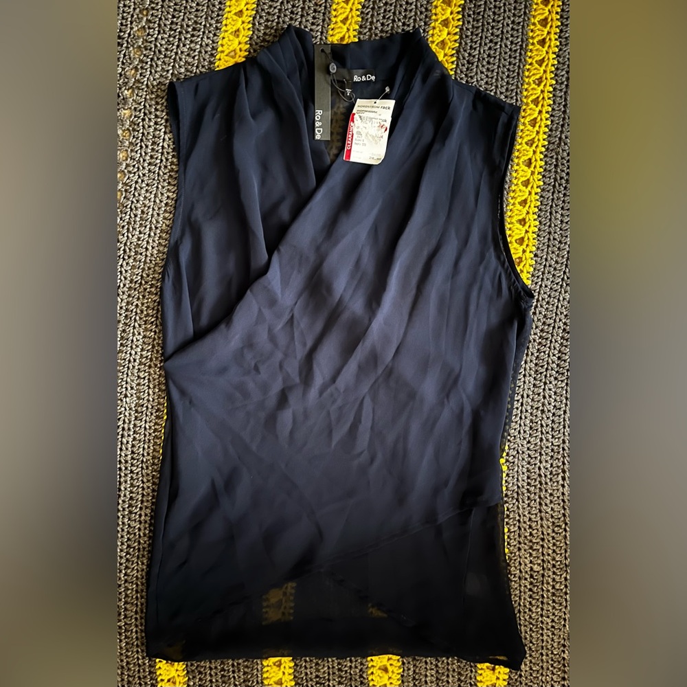 NWT Ro & De Navy Blue Sleeveless Blouse Size Small